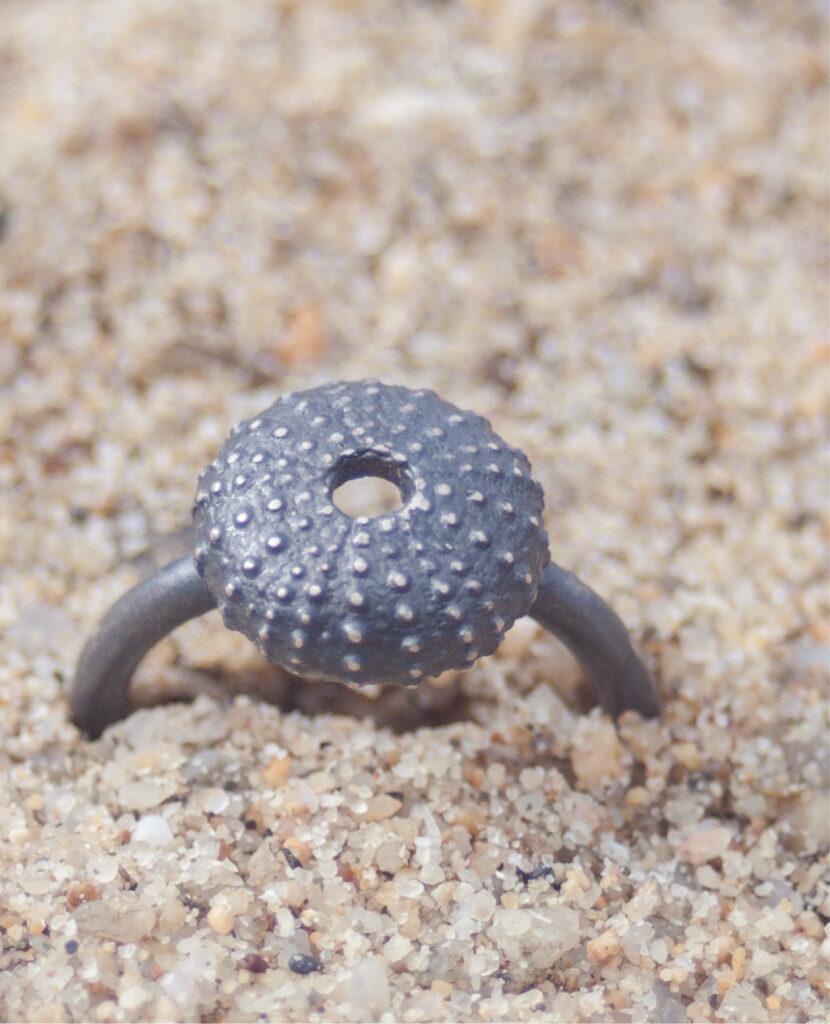 anillo black de la colecció garota de leitmotif
