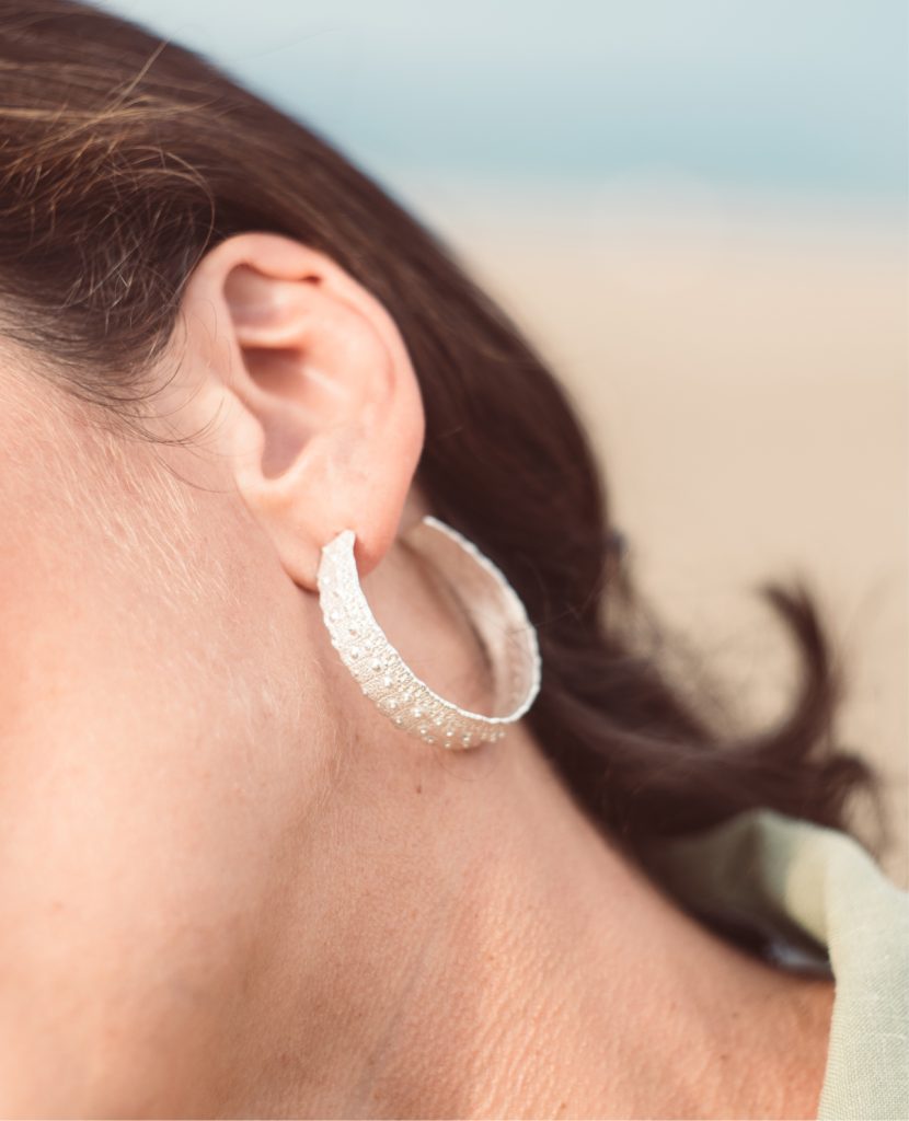 aros grandes plata de la colección sea skin de leitmotif