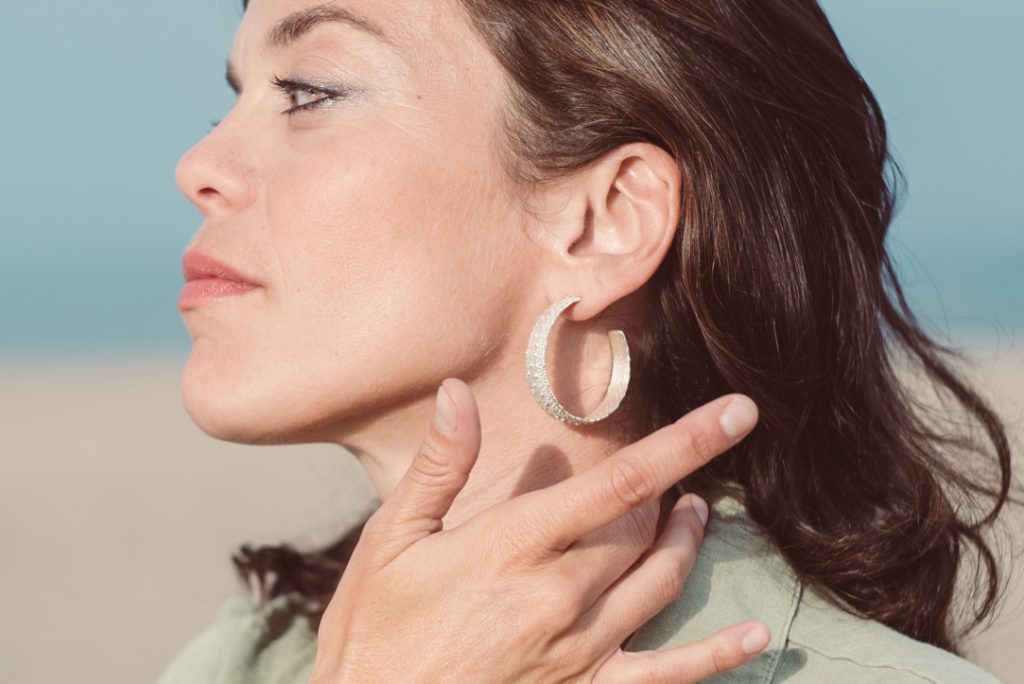 aros grandes, joya artesanal sea skin de leitmotif